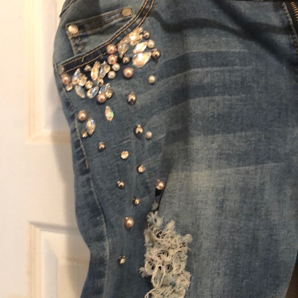 Blue Topic - Picture 4 of 7